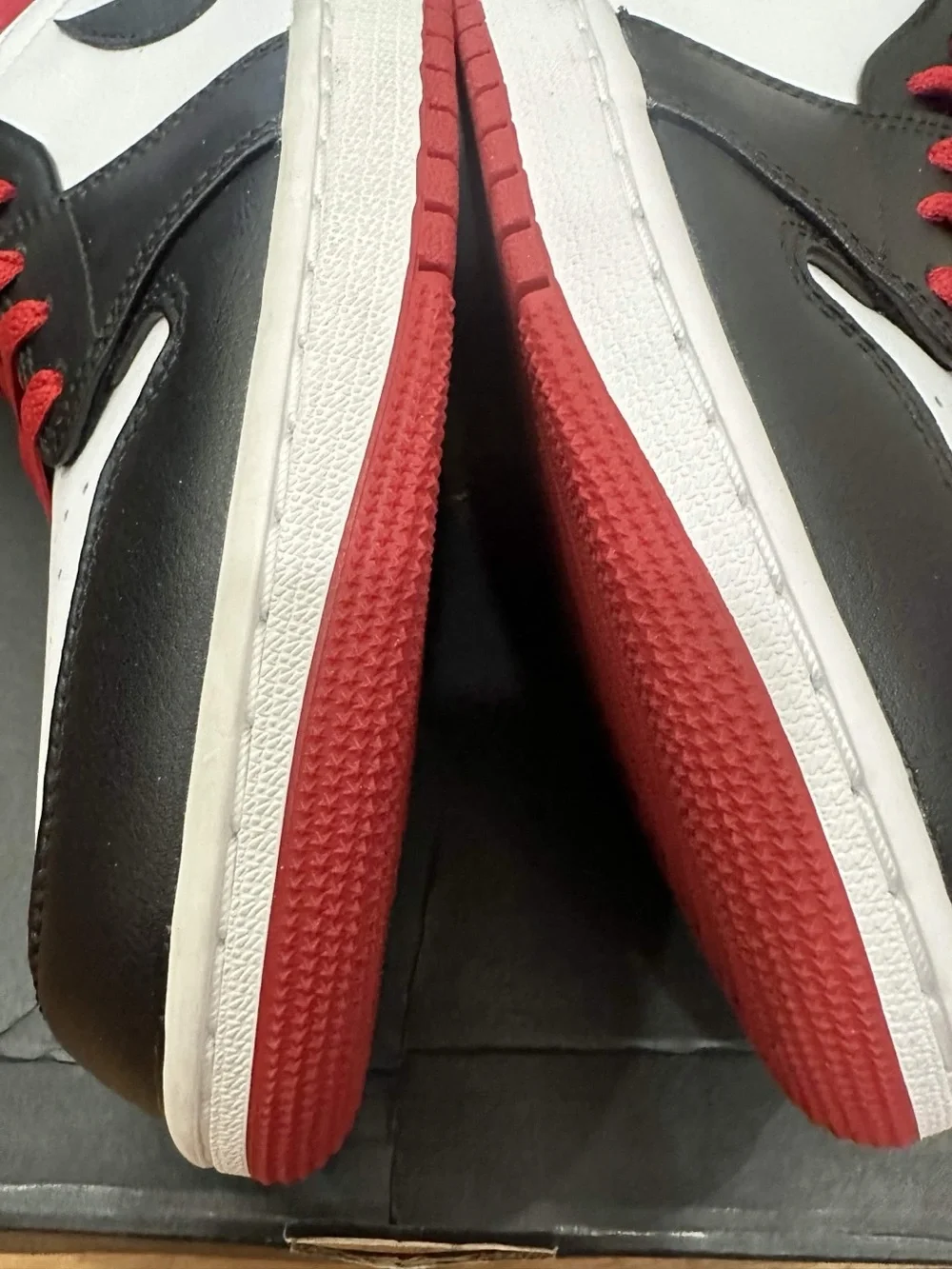 *New with Defects* Jordan 1 Mid Men White Black Red (DQ8426-106) Size 11.5